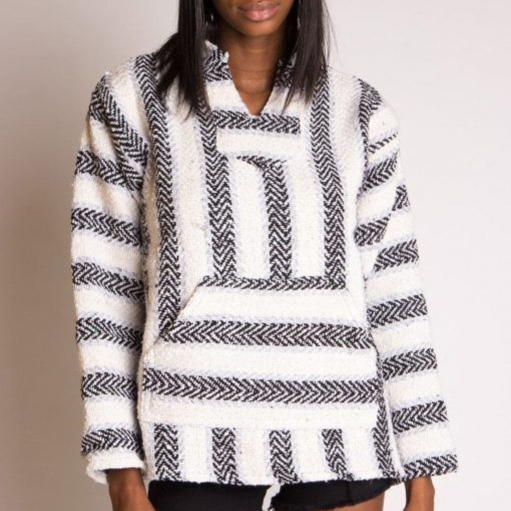 Womens Black and White Drug Rug🔥